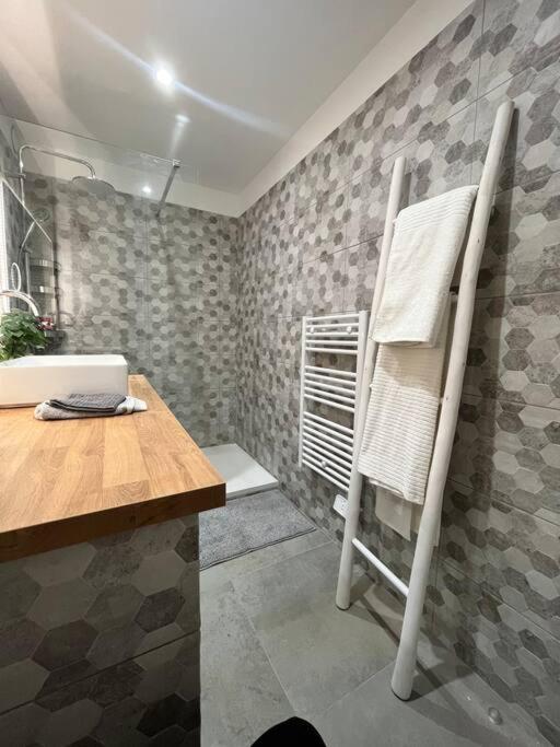 Studio Cosy Avec Terrasse Sur La Plage La Seyne-sur-Mer Exterior photo