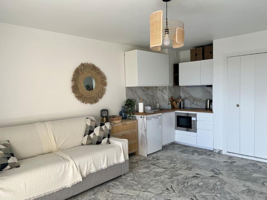 Studio Cosy Avec Terrasse Sur La Plage La Seyne-sur-Mer Exterior photo